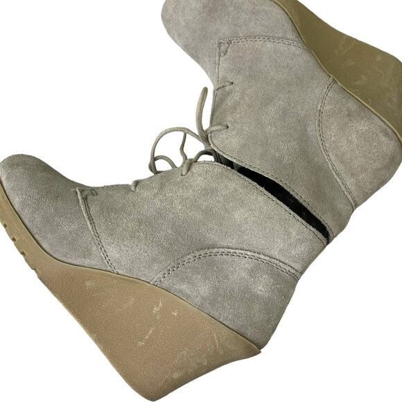 White Mountain Womens 9M Suede Ankle Boots High Wedge Heel Laced Up Taupe Gray - Picture 5 of 11